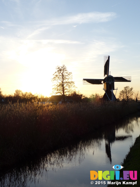 FZ024956 'De Trouwe Wachter' windmill at Tienhoven